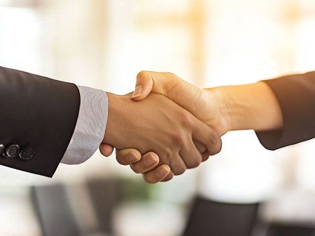 business-handshake-agreement